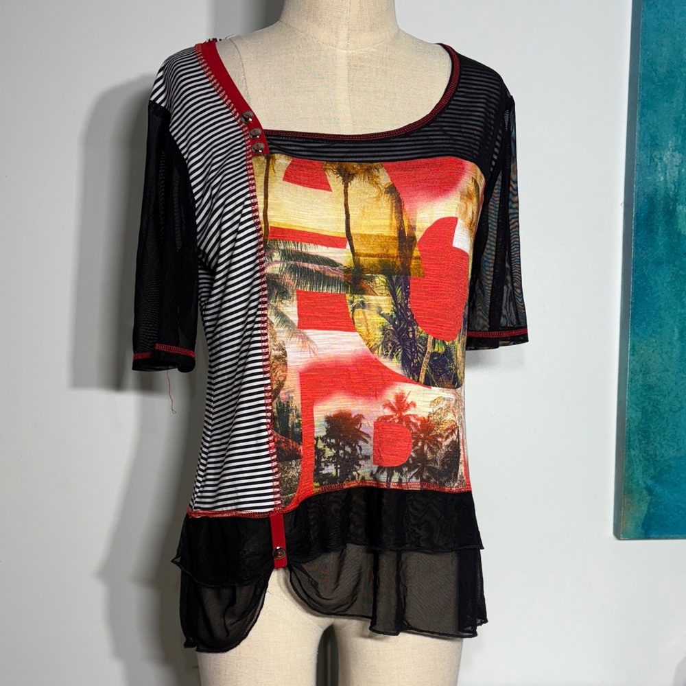 Vibrant Tropical Print Short Sleeve Top